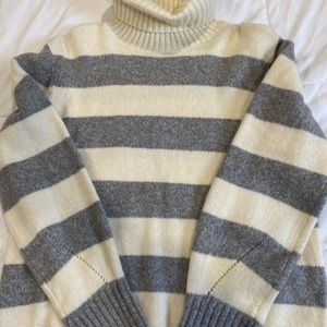 Turtle neck sweater